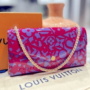 Louis Vuitton Authentic Full Inclusion (box, dust bag, chain) Wallet